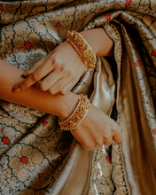 Load image into Gallery viewer, Green Meenakari Banarasi Bridal Saree |ZARDOSI BANARASI