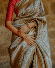 Load image into Gallery viewer, Green Meenakari Banarasi Bridal Saree |ZARDOSI BANARASI