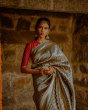 Load image into Gallery viewer, Green Meenakari Banarasi Bridal Saree |ZARDOSI BANARASI