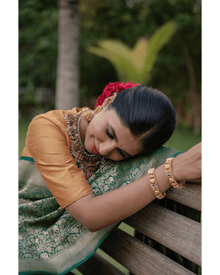 Shikargah weave on a pure silk base in classic bottle green tone - KALUVA