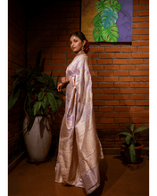 Load image into Gallery viewer, Classic Rankat in pastel tones - KALUVA