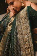 Load image into Gallery viewer, Alaru Emerald Kadwa Brocade Georgette
