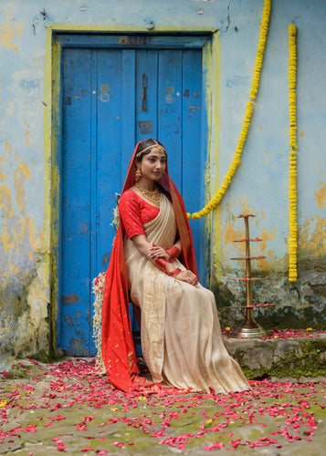 Enakshi Bridal Crown Saree – Ivory & Red Georgette Brocade dupatta