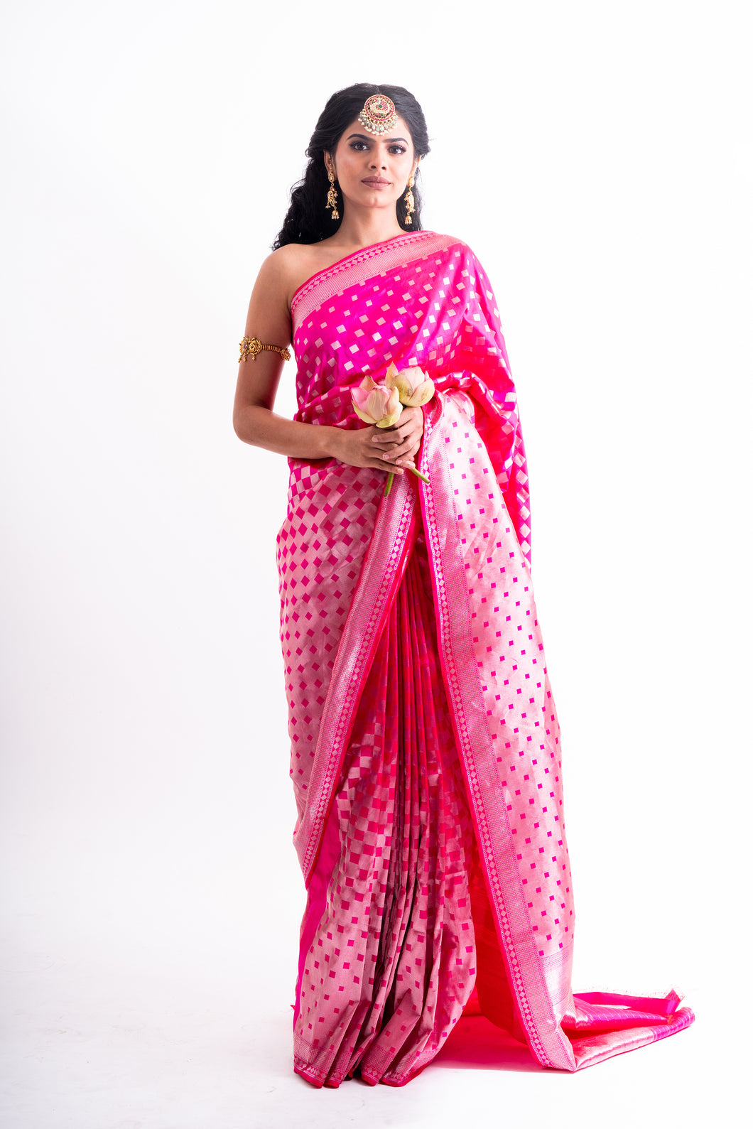 Pure Banarasi silk with geometric patterns R 8610