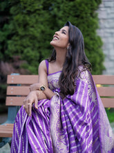 Load image into Gallery viewer, Aishwarya Rajesh - Katan Silk Saree with Kadwa Border | Sona Zari Weave