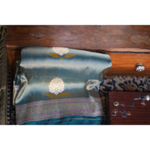 Load image into Gallery viewer, Banarasi Pure Silk Saree - R 6680